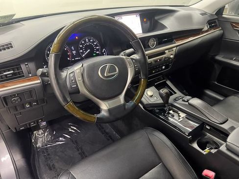 Used 2015 Lexus ES 350 w/ Luxury Package FWD image 16