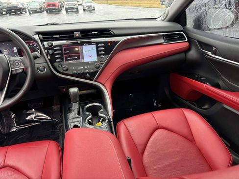 Used 2018 Toyota Camry XSE image 34