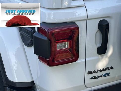 Used 2025 Jeep Wrangler Unlimited Sahara image 8