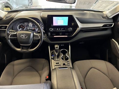 Certified 2024 Toyota Highlander LE AWD/4WD image 13