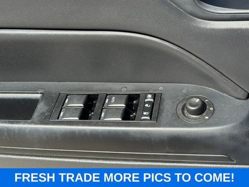 Used 2012 Jeep Compass Latitude FWD image 26