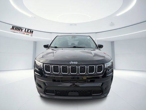 Certified 2025 Jeep Compass Sport image 7