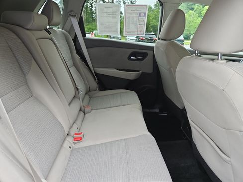 Used 2023 Nissan Rogue SV FWD image 17