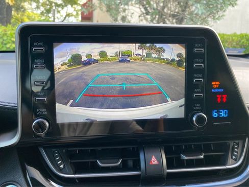 Used 2019 Toyota C-HR XLE FWD image 17