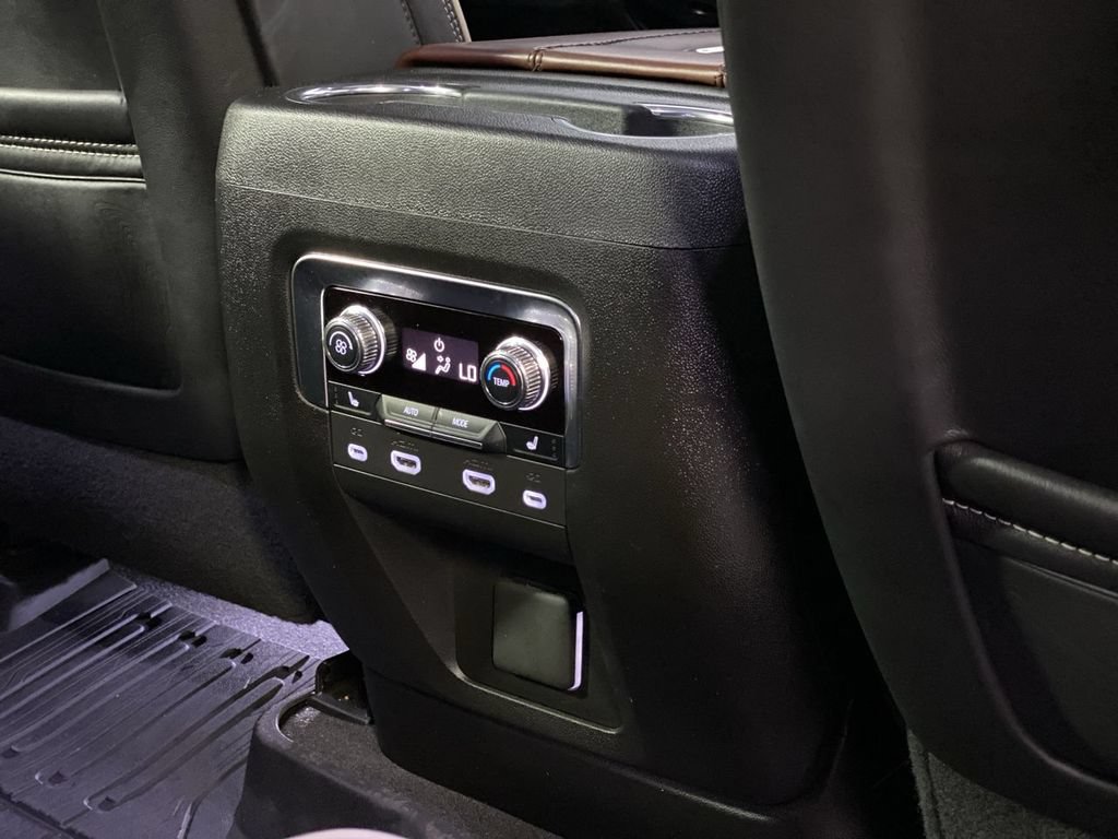 Used 2024 GMC Yukon Denali Ultimate AWD/4WD image 28