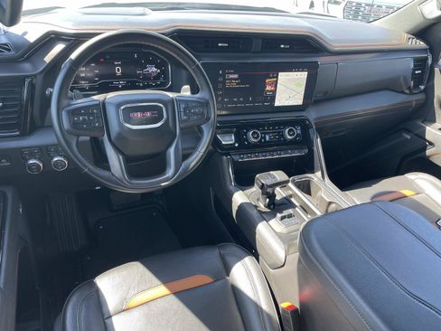 Used 2025 GMC Sierra 1500 AT4 w/ AT4 Premium Package AWD/4WD image 8