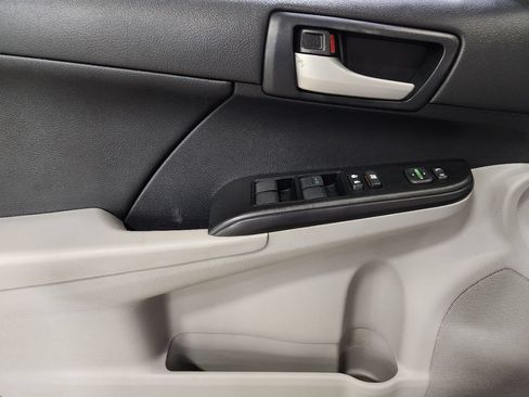 Used 2013 Toyota Camry LE FWD image 42