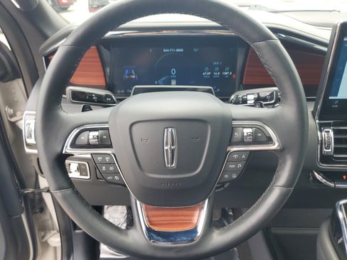 Used 2024 Lincoln Navigator Reserve AWD/4WD image 14