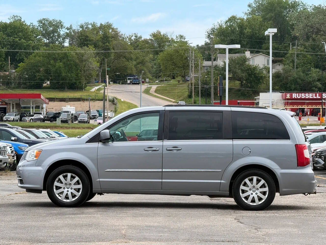 Used 2014 Chrysler Town & Country Touring w/ Trailer Tow Group FWD image 5
