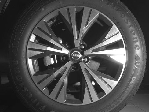 Used 2023 Nissan Rogue SV image 9