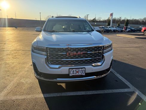 Used 2020 GMC Acadia Denali image 3