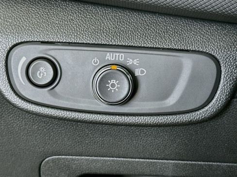 Used 2024 Chevrolet TrailBlazer LS w/ LS Convenience Package FWD image 17