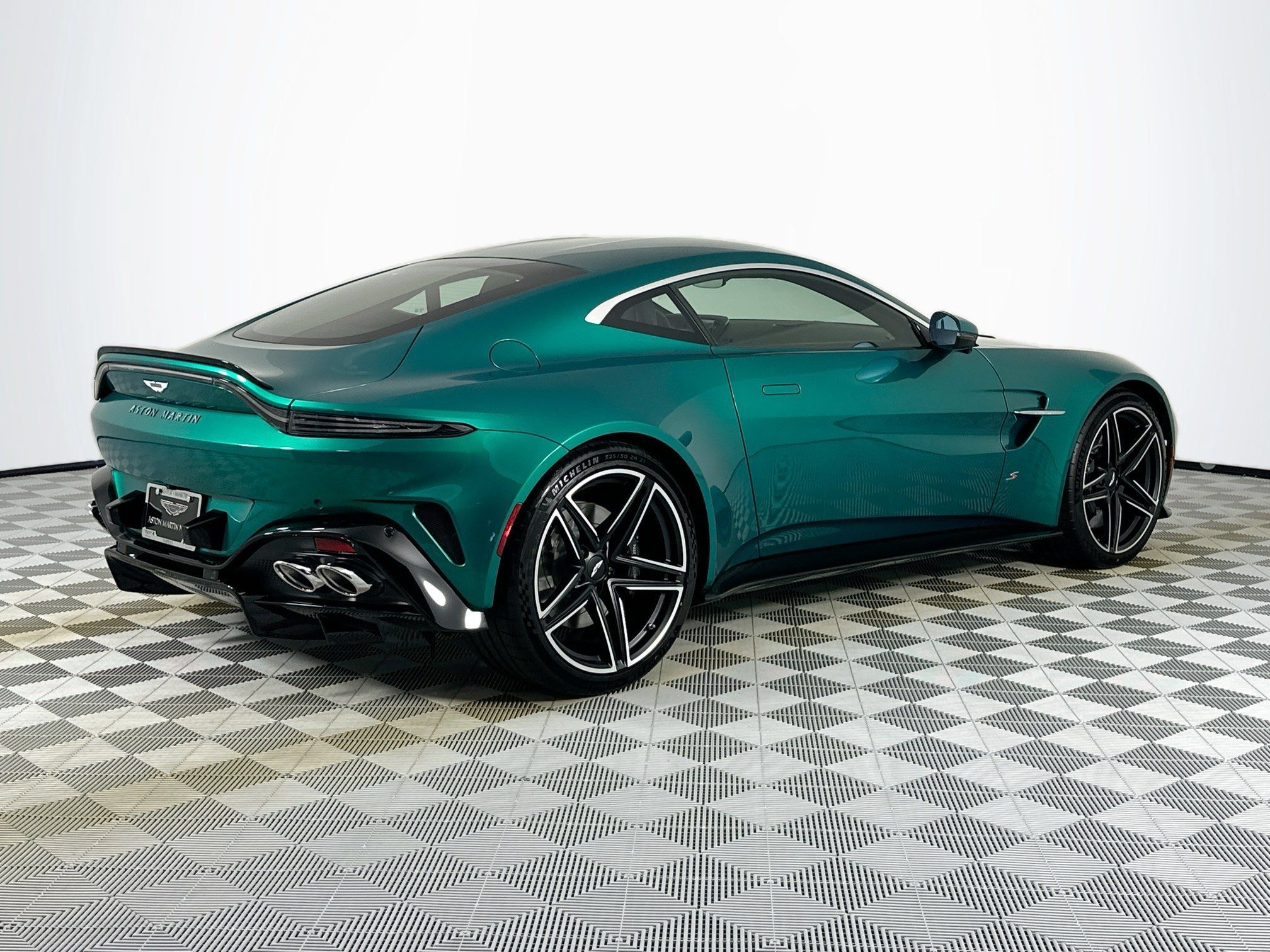 New 2026 Aston Martin V8 Vantage S RWD image 5