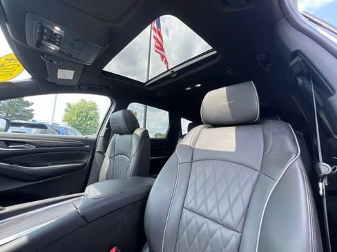 Used 2024 Buick Enclave Avenir w/ Avenir Technology Package AWD/4WD image 10