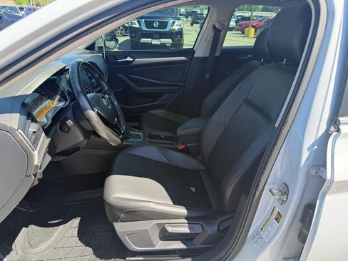 Used 2019 Volkswagen Jetta SE FWD image 9