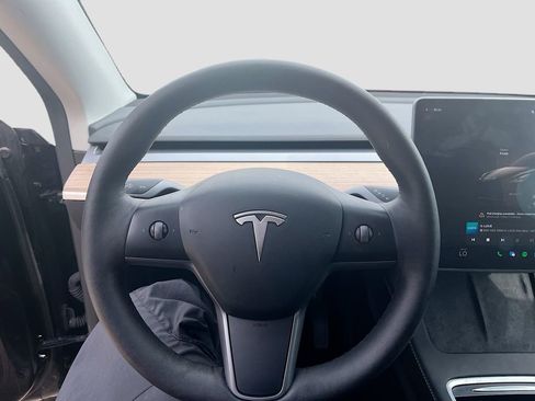 Used 2023 Tesla Model Y Long Range AWD/4WD image 11