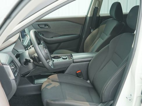 Used 2023 Nissan Rogue S AWD/4WD image 12