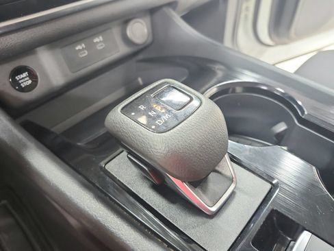 Used 2024 Nissan Rogue S AWD/4WD image 27
