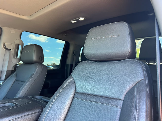 Used 2020 GMC Sierra 3500 Denali w/ Denali Ultimate Package AWD/4WD image 21