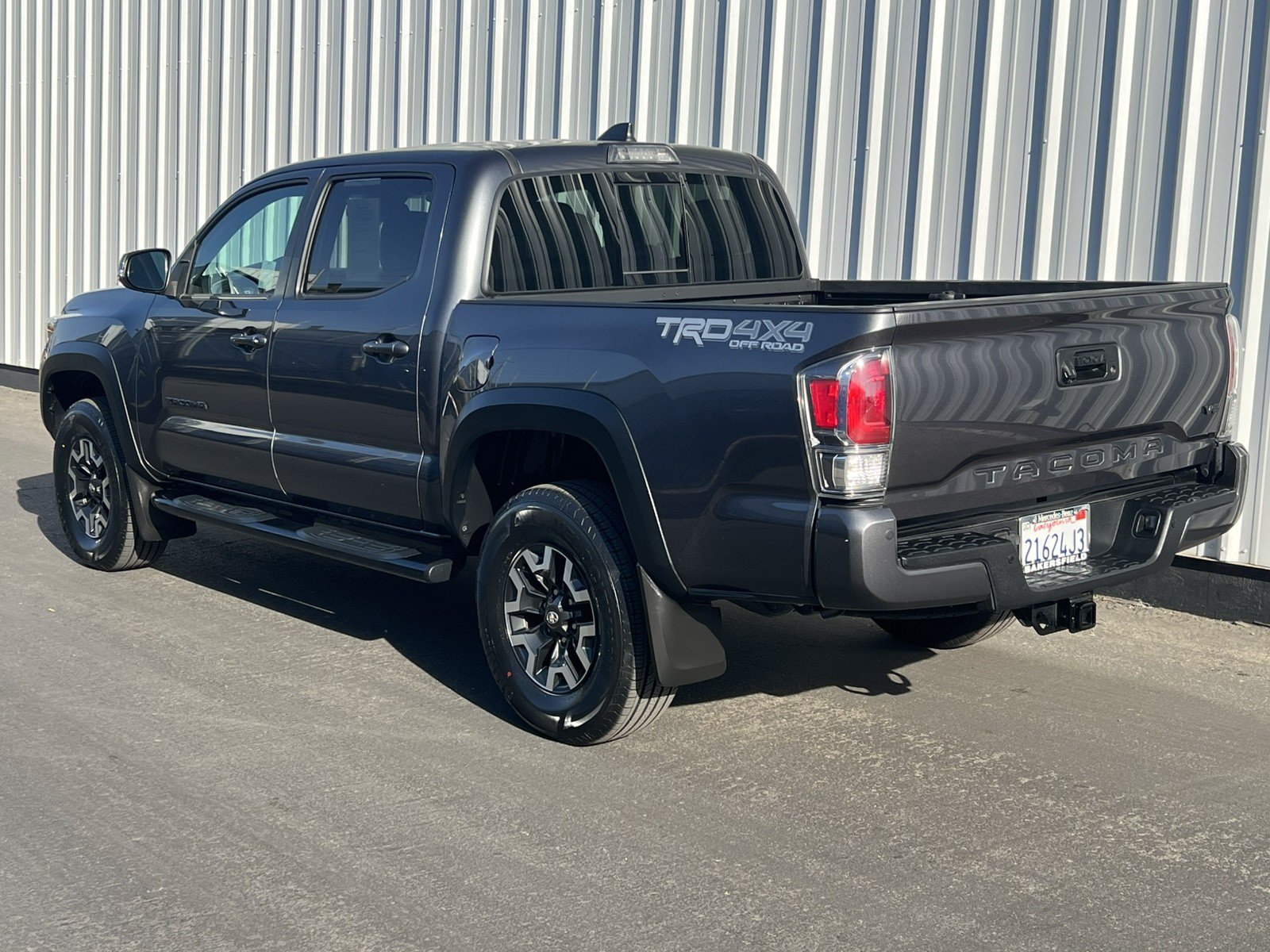 Used 2021 Toyota Tacoma TRD Off-Road w/ TRD Premium Off Road Package AWD/4WD image 4