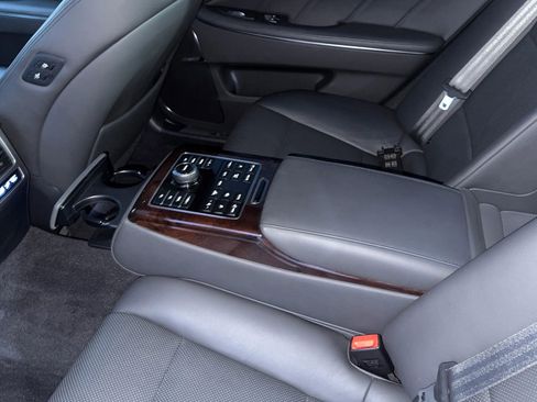 Used 2014 Hyundai Equus Signature image 27