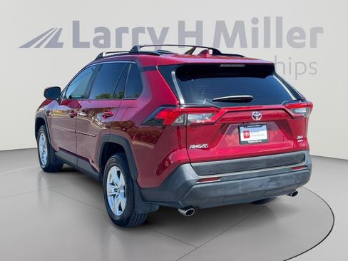 Certified 2020 Toyota RAV4 XLE w/ Convenience Package AWD/4WD image 3