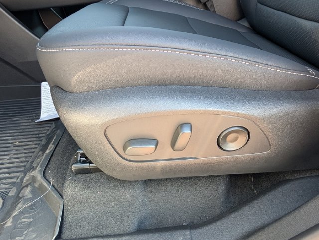 New 2027 Chevrolet Traverse LT w/ Enhanced Driving Package FWD image 12
