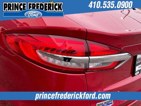 Used 2020 Ford Fusion SE image 28