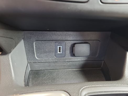 Used 2017 Ford Escape Titanium AWD/4WD image 28