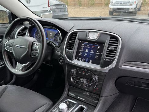 Used 2021 Chrysler 300 Touring w/ Sport Appearance Package image 17