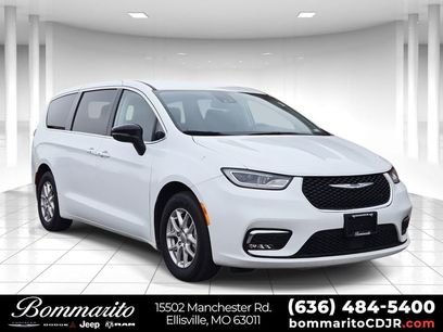 Used 2024 Chrysler Pacifica Touring-L