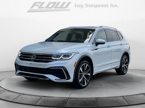 Used 2022 Volkswagen Tiguan SEL R-Line AWD/4WD image 4