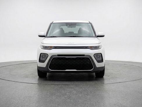 Used 2025 Kia Soul LX w/ LX Technology Package image 2