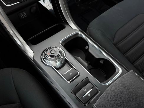 Used 2019 Ford Fusion SE FWD image 38
