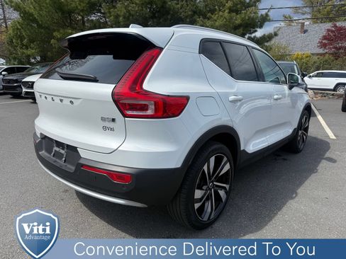 Certified 2024 Volvo XC40 B5 Plus w/ Protection Package Premier AWD/4WD image 8