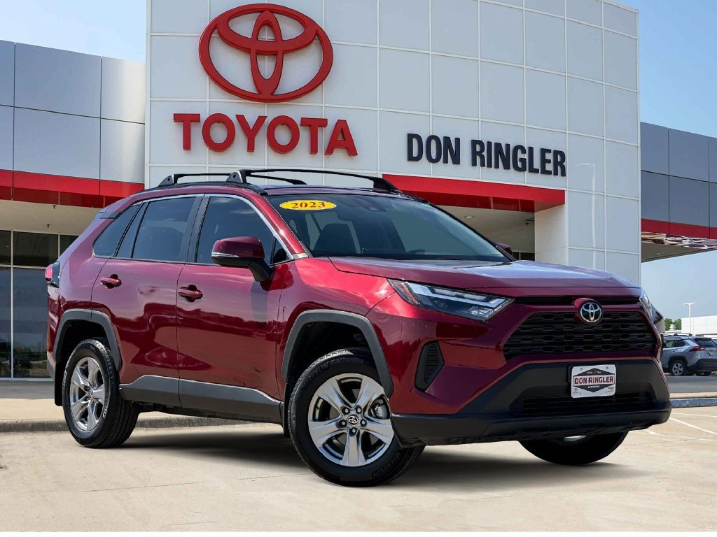 Used 2023 Toyota RAV4 XLE w/ Convenience Package FWD image 1