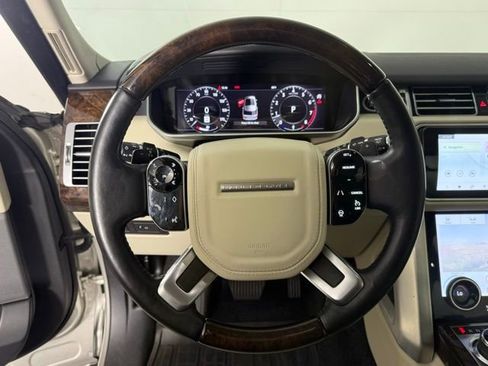 Used 2020 Land Rover Range Rover HSE image 17