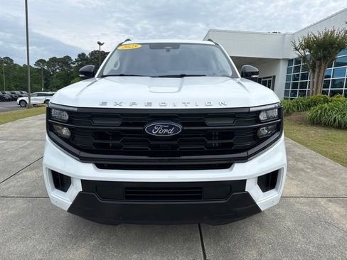 Used 2025 Ford Expedition Max Active AWD/4WD image 2