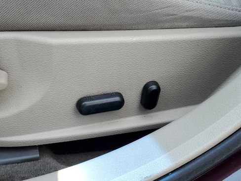 Used 2011 Ford Fusion SE FWD image 11