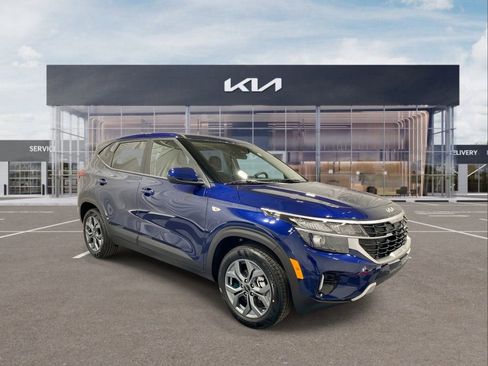 New 2026 Kia Seltos LX image 2