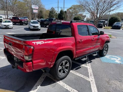 Used 2018 Toyota Tacoma TRD Sport RWD image 5