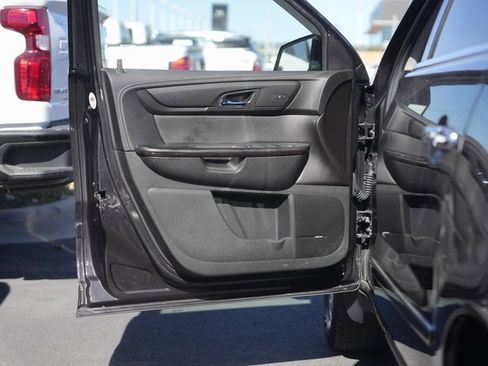 Used 2017 Chevrolet Traverse Premier image 29