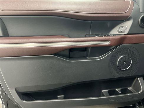 Used 2024 Ford Expedition Limited image 22