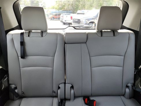 Used 2019 Honda Pilot Touring image 17