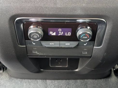 Used 2025 Chevrolet Tahoe Premier RWD image 30