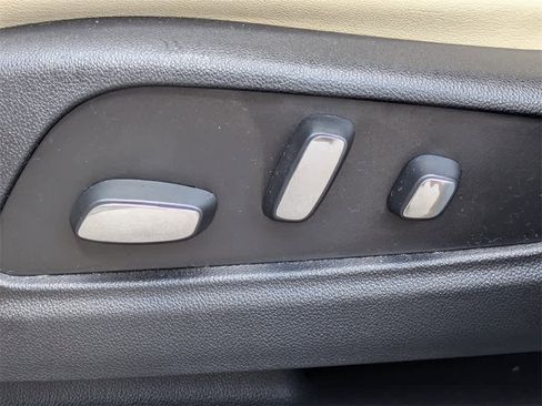 Used 2019 Cadillac XT5 Luxury image 23