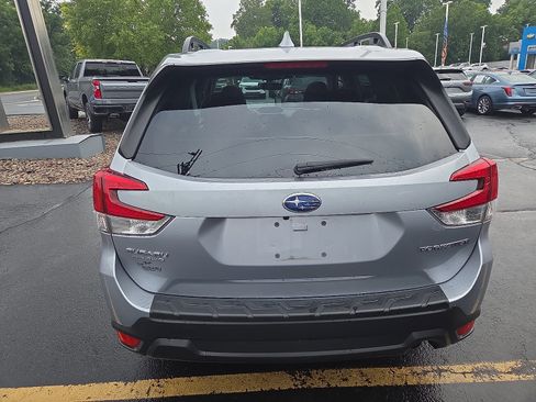 Used 2023 Subaru Forester Premium AWD/4WD image 4
