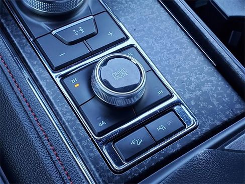 Used 2024 Ford Expedition Limited image 23