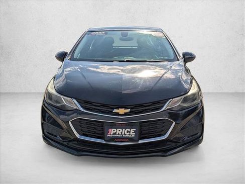 Used 2018 Chevrolet Cruze LT w/ LT Fleet Convenience Package image 2