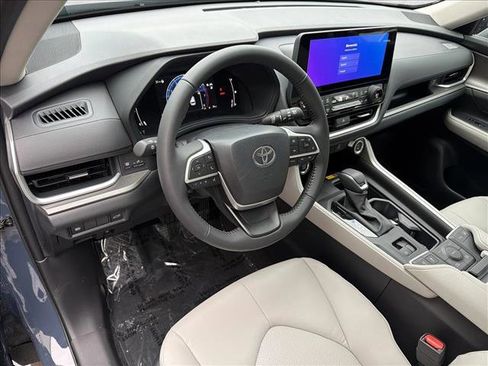 New 2026 Toyota Grand Highlander XLE image 13
